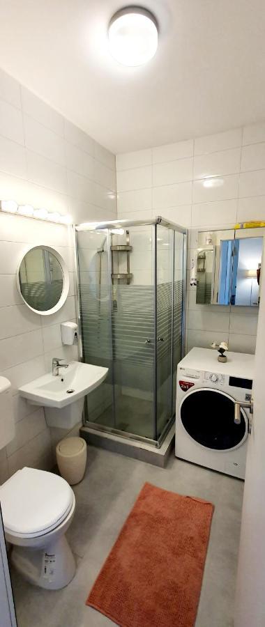 New Cozy Apartment 3 Min To Subway 24H/7 Self Check-In Popesti-Leordeni Exterior foto